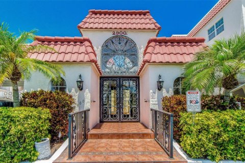 Condominio en alquiler en Belleair Beach, Florida, 2 dormitorios, 129.13 m2 № 928477 - foto 2