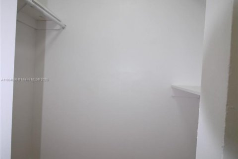 Villa ou maison à louer à Homestead, Floride: 3 chambres, 121.61 m2 № 1955932 - photo 16