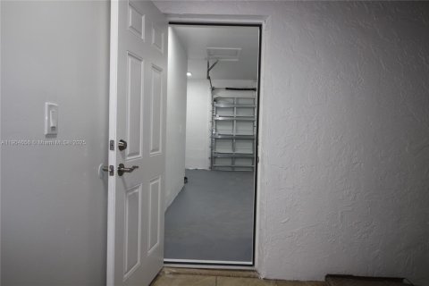 Villa ou maison à louer à Homestead, Floride: 3 chambres, 121.61 m2 № 1955932 - photo 21