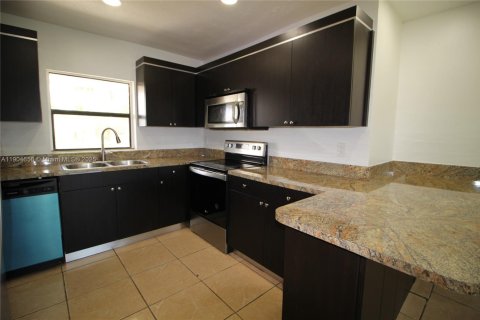 Villa ou maison à louer à Homestead, Floride: 3 chambres, 121.61 m2 № 1955932 - photo 11