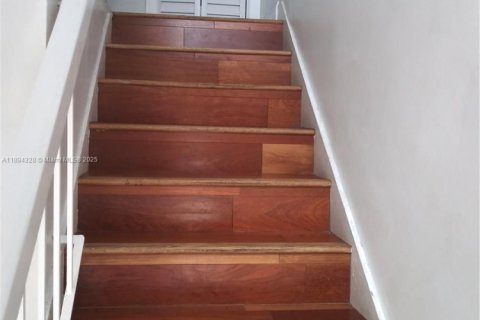 Townhouse in Lauderhill, Florida 2 bedrooms, 87.33 sq.m. № 2014090 - photo 15