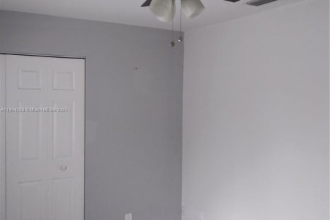 Townhouse in Lauderhill, Florida 2 bedrooms, 87.33 sq.m. № 2014090 - photo 18