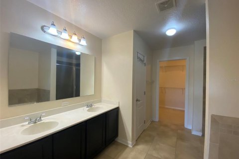 Casa en alquiler en Kissimmee, Florida, 5 dormitorios, 335.75 m2 № 1895062 - foto 14