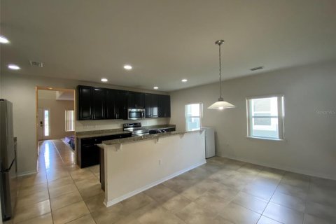 Casa en alquiler en Kissimmee, Florida, 5 dormitorios, 335.75 m2 № 1895062 - foto 7