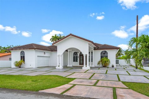 Casa en Miami, Florida 5 dormitorios, 276.66 m2 № 2076325
