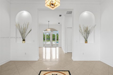 Casa en venta en Miami, Florida, 5 dormitorios, 276.66 m2 № 2076325 - foto 11