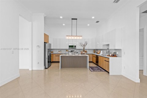 Casa en venta en Miami, Florida, 5 dormitorios, 276.66 m2 № 2076325 - foto 20