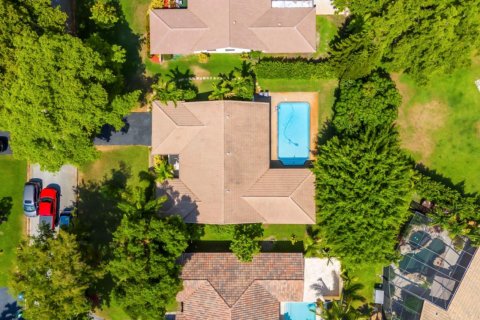 House in Coral Springs, Florida 4 bedrooms, 200.02 sq.m. № 1224911 - photo 1