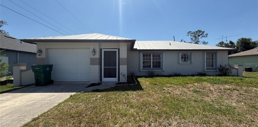 Casa en Port Charlotte, Florida 3 dormitorios, 108.23 m2 № 1740988