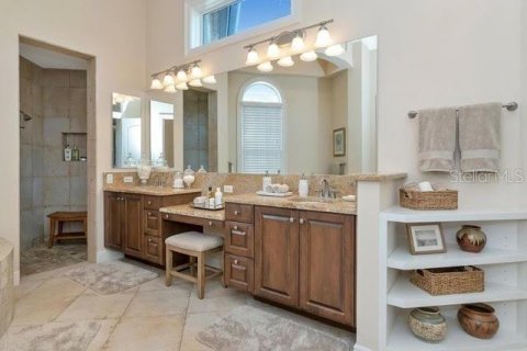Villa ou maison à louer à Parrish, Floride: 4 chambres, 405.33 m2 № 2431166 - photo 12