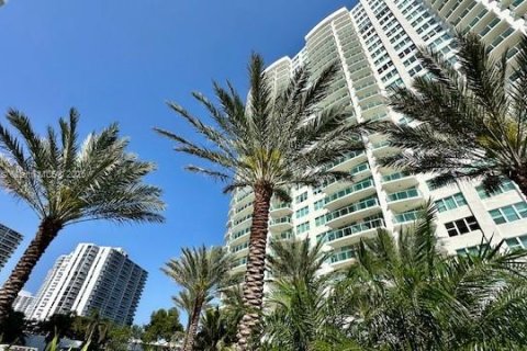 Condominio en venta en Aventura, Florida, 3 dormitorios, 303.23 m2 № 1868343 - foto 3