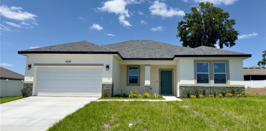 House in Ocala, Florida 4 bedrooms, 168.15 sq.m. № 1677522