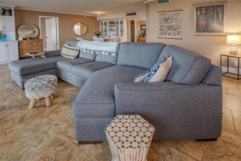 Condominio en venta en Hallandale Beach, Florida, 4 dormitorios, 200.11 m2 № 1964479 - foto 11