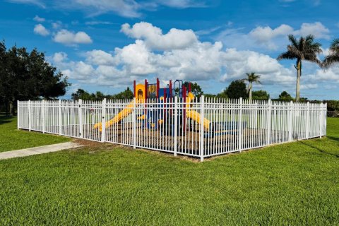 Townhouse in Port St. Lucie, Florida 2 bedrooms, 121.05 sq.m. № 2172910 - photo 21