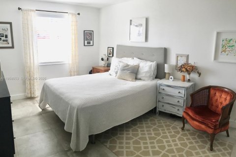 Condominio en alquiler en Miami, Florida, 1 dormitorio, 63.92 m2 № 2031699 - foto 5