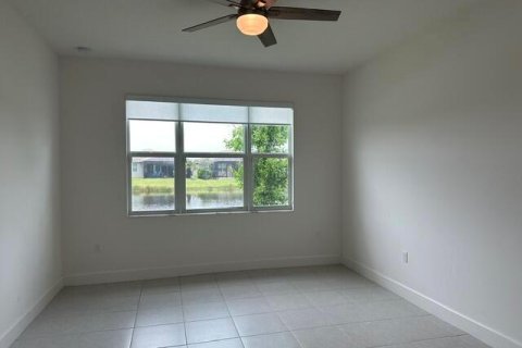 Villa ou maison à vendre à Port St. Lucie, Floride: 3 chambres, 162.76 m2 № 2189540 - photo 12