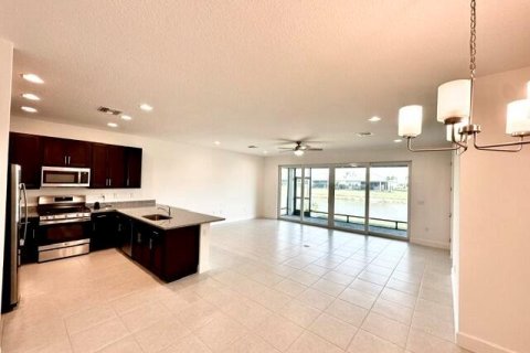 Villa ou maison à vendre à Port St. Lucie, Floride: 3 chambres, 162.76 m2 № 2189540 - photo 5