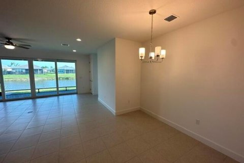 Villa ou maison à vendre à Port St. Lucie, Floride: 3 chambres, 162.76 m2 № 2189540 - photo 6