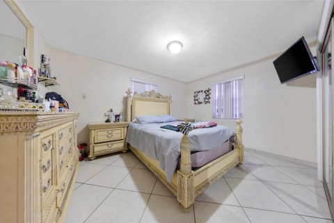 Купить виллу или дом в Майами, Флорида 3 спальни, 116.69м2, № 2079631 - фото 25