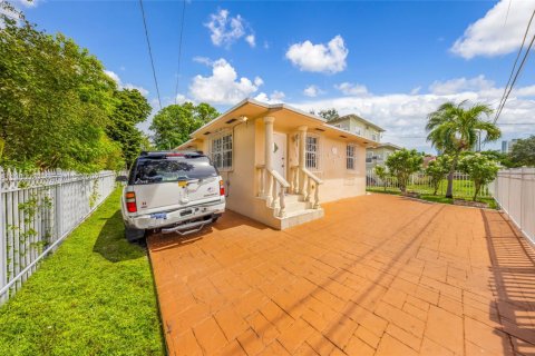 Купить виллу или дом в Майами, Флорида 3 спальни, 116.69м2, № 2079631 - фото 3