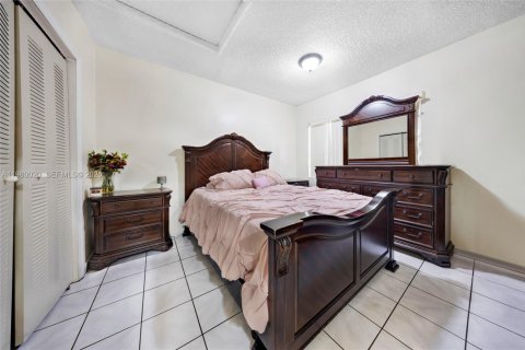 Купить виллу или дом в Майами, Флорида 3 спальни, 116.69м2, № 2079631 - фото 16