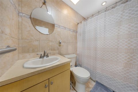 Купить виллу или дом в Майами, Флорида 3 спальни, 116.69м2, № 2079631 - фото 6