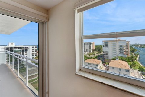 Condo in Hillsboro Beach, Florida, 2 bedrooms  № 1857159 - photo 8
