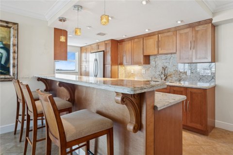Condo in Hillsboro Beach, Florida, 2 bedrooms  № 1857159 - photo 6