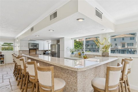 Condo in Hillsboro Beach, Florida, 2 bedrooms  № 1857159 - photo 30