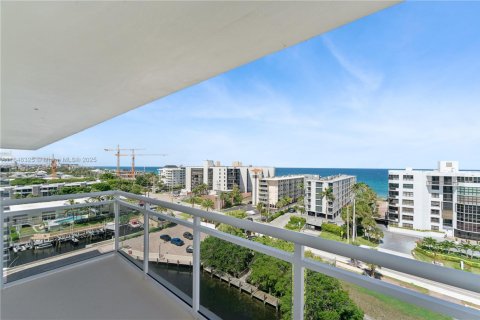 Condo in Hillsboro Beach, Florida, 2 bedrooms  № 1857159 - photo 14
