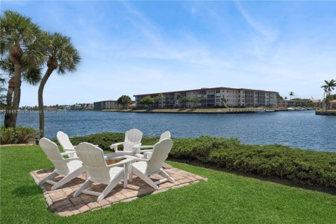 Condo in Hillsboro Beach, Florida, 2 bedrooms  № 1857159 - photo 28