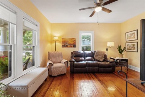 Villa ou maison à vendre à Tampa, Floride: 4 chambres, 219.53 m2 № 1690152 - photo 6