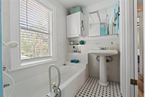 Villa ou maison à vendre à Tampa, Floride: 4 chambres, 219.53 m2 № 1690152 - photo 28