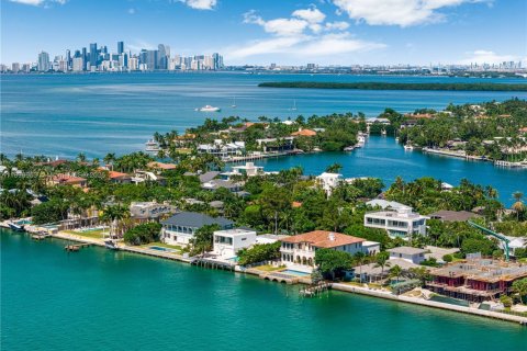 House in Key Biscayne, Florida 5 bedrooms, 336.31 sq.m. № 1948875 - photo 2