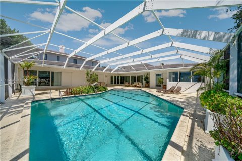 House in Key Biscayne, Florida 5 bedrooms, 336.31 sq.m. № 1948875 - photo 25