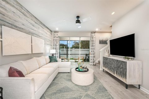Adosado en venta en Brandon, Florida, 3 dormitorios, 154.87 m2 № 1903561 - foto 8