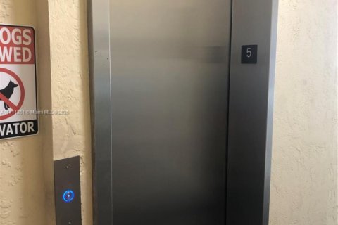 Купить кондоминиум в Дорал, Флорида 1 спальня, 65.96м2, № 1867152 - фото 12