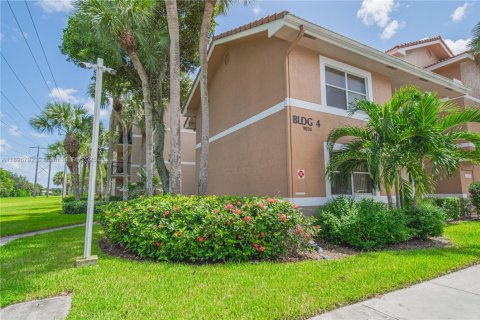 Condo in Coral Springs, Florida, 2 bedrooms  № 1949605 - photo 10
