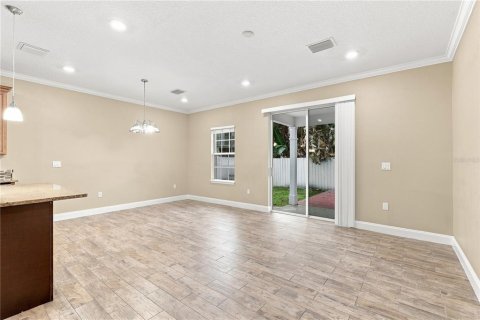 Townhouse in Orlando, Florida 3 bedrooms, 140.93 sq.m. № 2304788 - photo 13