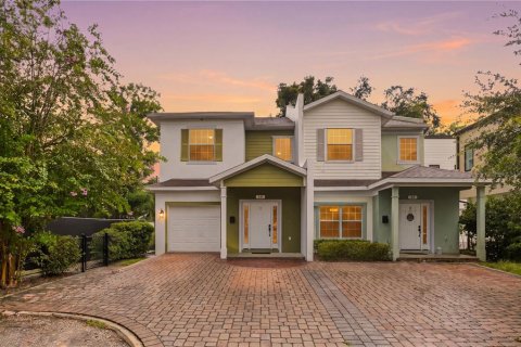 Townhouse in Orlando, Florida 3 bedrooms, 140.93 sq.m. № 2304788 - photo 2