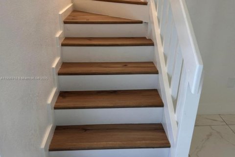 Снять в аренду виллу или дом в Хайалиа, Флорида 3 спальни, 102.56м2, № 1965495 - фото 4