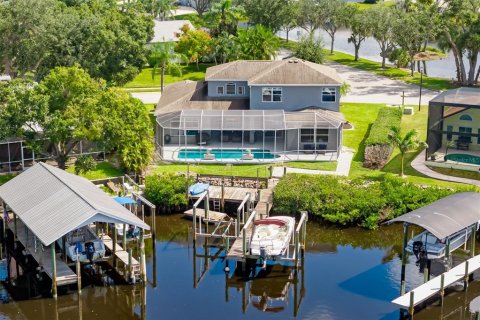 Villa ou maison à vendre à Bradenton, Floride: 5 chambres, 262.45 m2 № 2431074 - photo 2