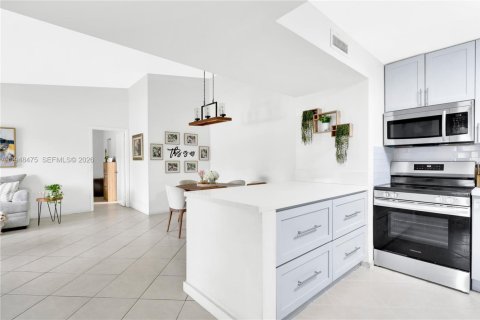 Copropriété à vendre à Miami, Floride: 2 chambres, 85.19 m2 № 2004417 - photo 8