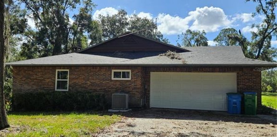 House in High Springs, Florida 3 bedrooms, 144.65 sq.m. № 1851285