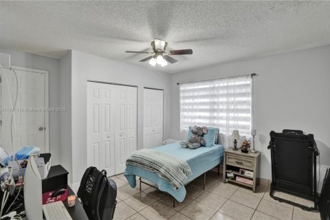 Villa ou maison à vendre à Miami, Floride: 4 chambres, 176.7 m2 № 1807036 - photo 20