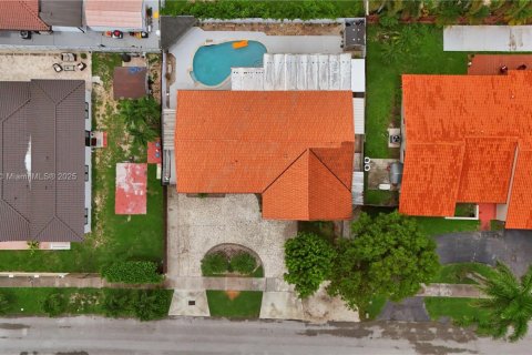 Villa ou maison à vendre à Miami, Floride: 4 chambres, 176.7 m2 № 1807036 - photo 3