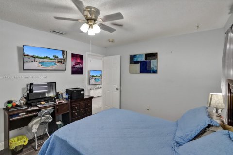 Villa ou maison à vendre à Miami, Floride: 4 chambres, 176.7 m2 № 1807036 - photo 26