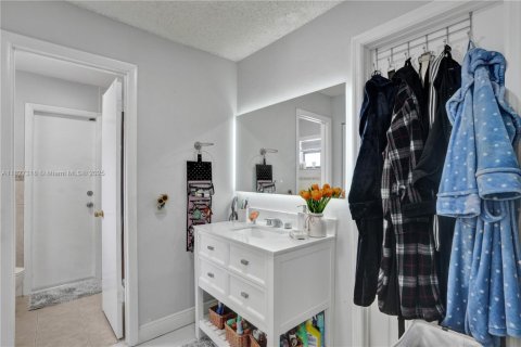 Villa ou maison à vendre à Miami, Floride: 4 chambres, 176.7 m2 № 1807036 - photo 18