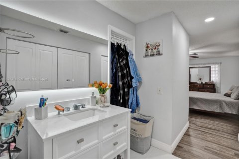 Villa ou maison à vendre à Miami, Floride: 4 chambres, 176.7 m2 № 1807036 - photo 19