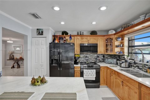 Villa ou maison à vendre à Miami, Floride: 4 chambres, 176.7 m2 № 1807036 - photo 12